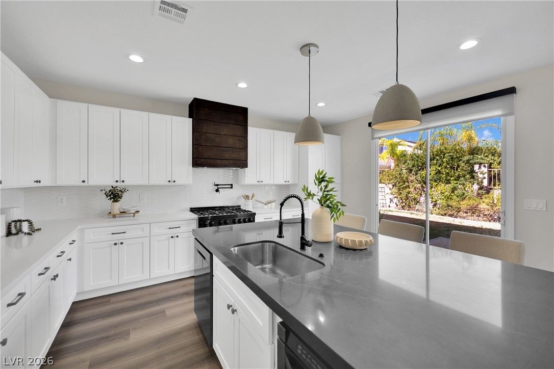 3096 Lenoir Street — photo 4