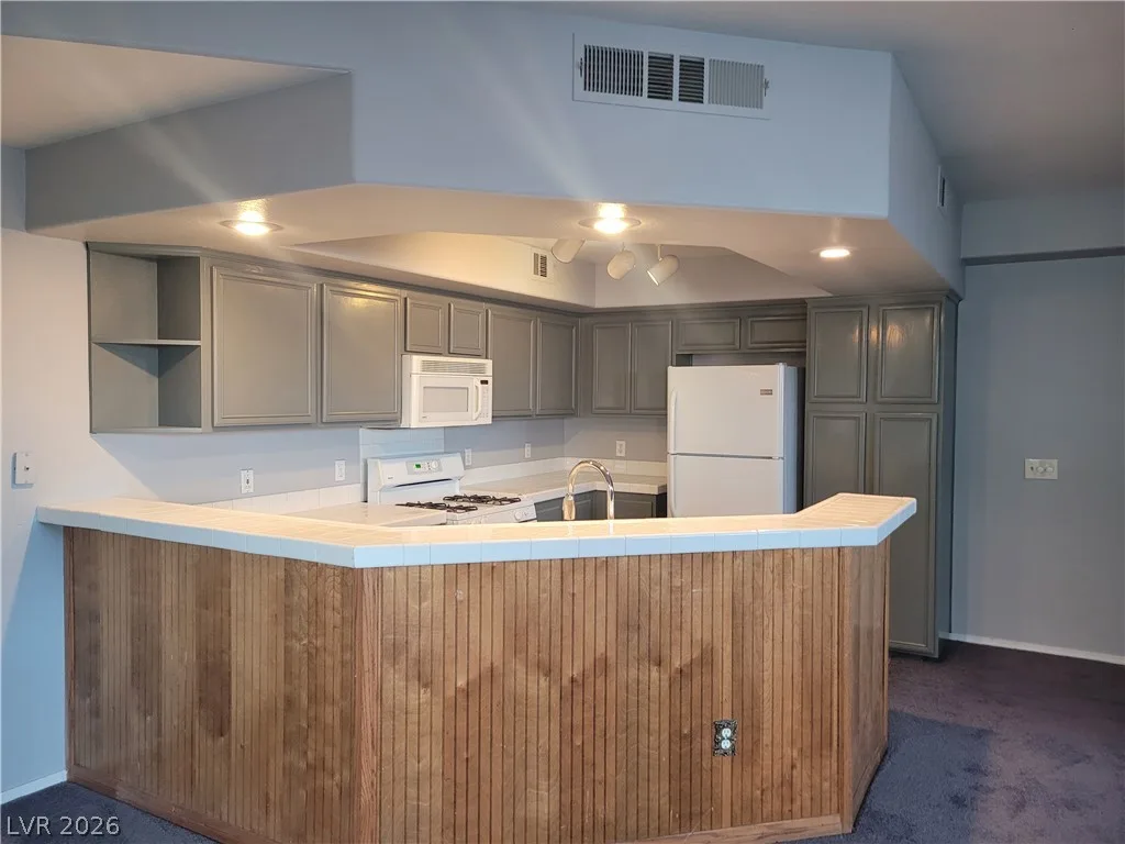 6917 COBRE AZUL Avenue 202 — photo 4