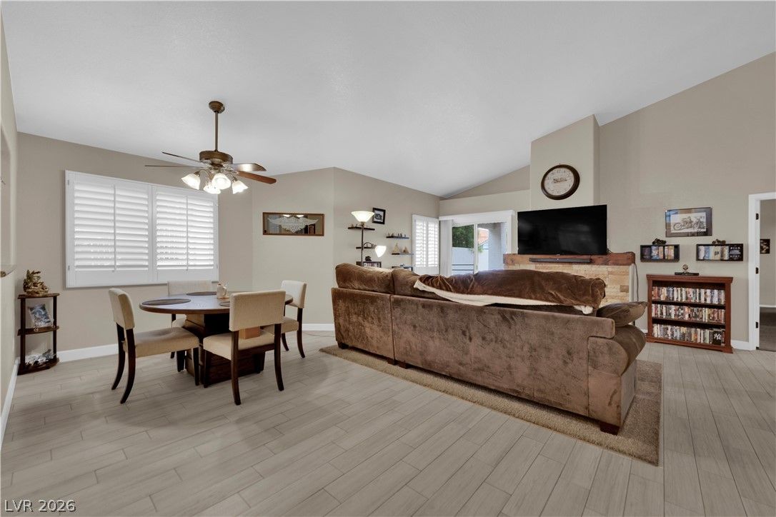 7412 Summer Crest Lane — photo 2