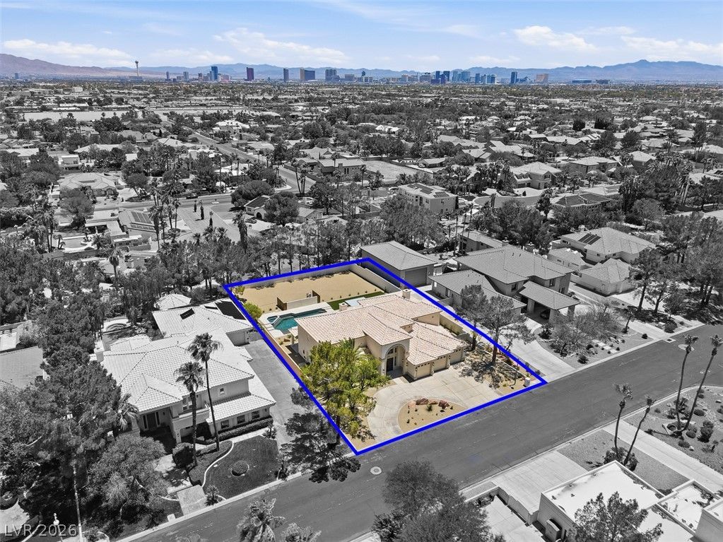 1504 Silver Oaks Street — photo 3