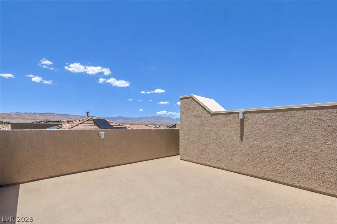 8025 Ancient Oaks Avenue — photo 3