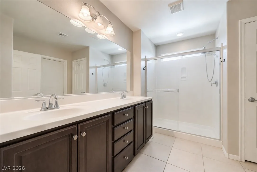 8025 Ancient Oaks Avenue — photo 4