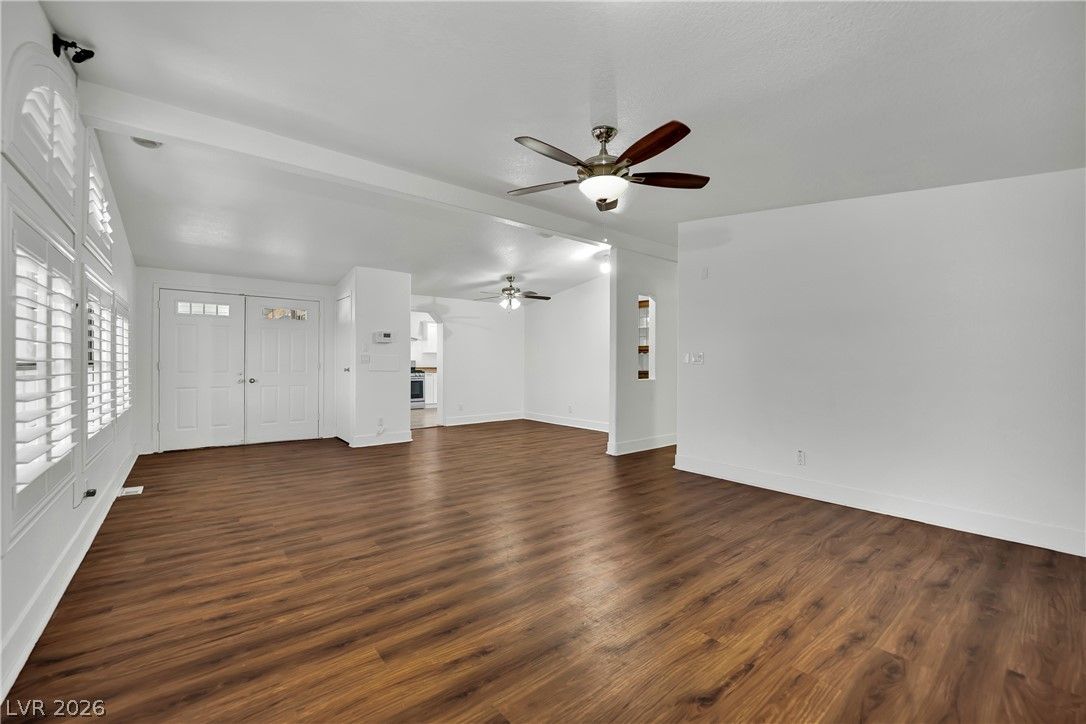 504 Mona Lane — photo 3