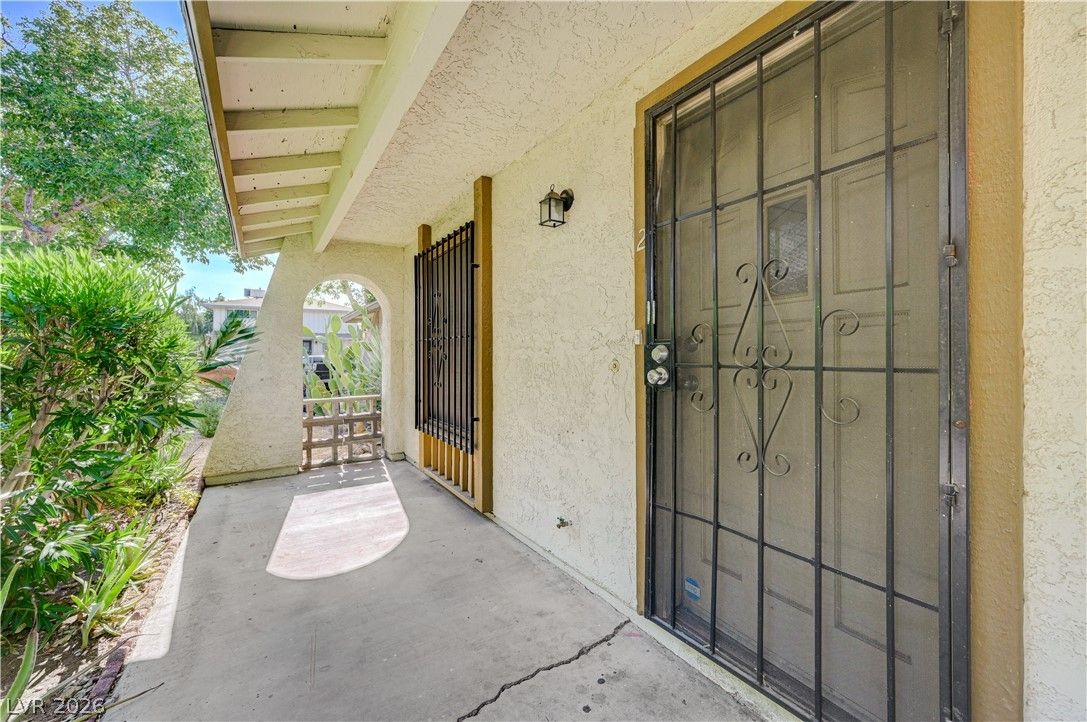 4734 Roberta Street 2 — photo 3