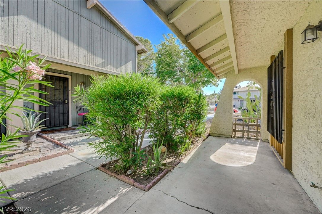 4734 Roberta Street 2 — photo 4