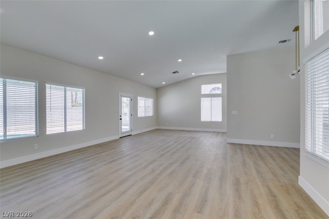 272 Grand Teton Drive — photo 5