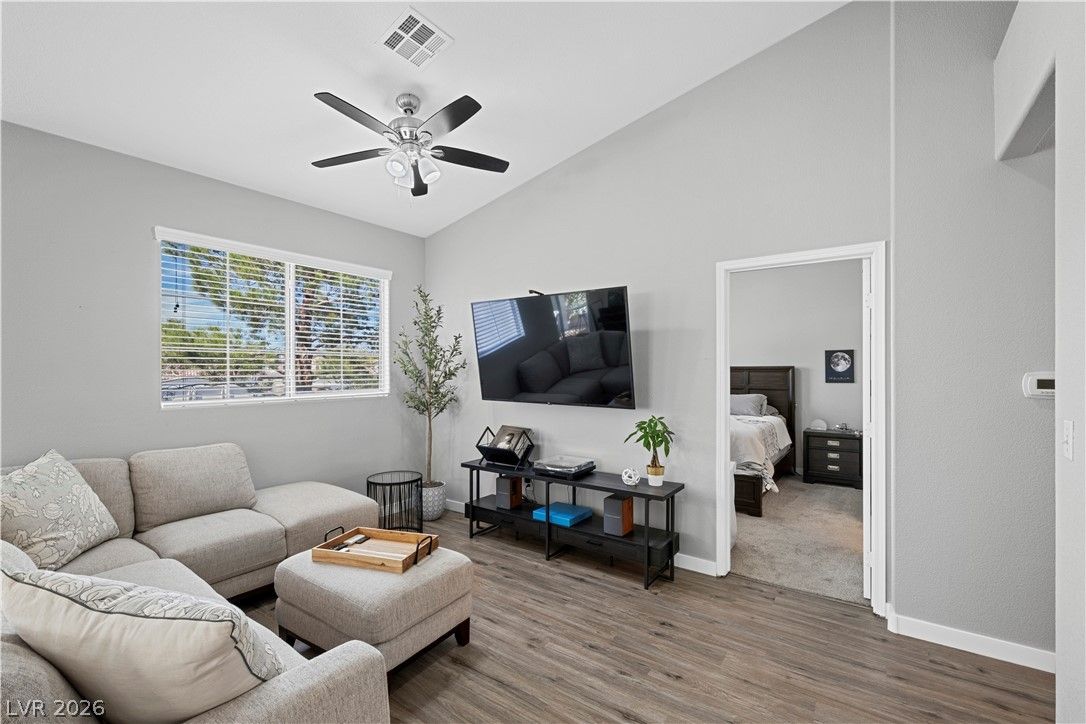 2325 Windmill Parkway 1124 — photo 3
