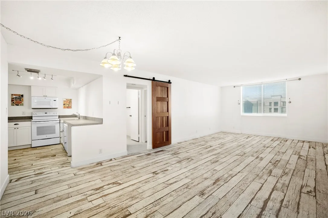 3930 University Center Drive 409 — photo 3