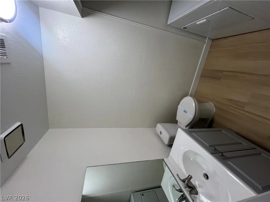 3939 South Torrey Pines Drive — photo 5