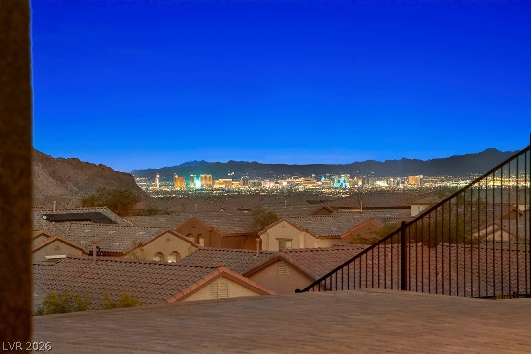 4732 Amazing View Street — photo 1