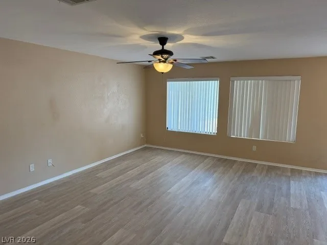 9619 Grapeland Avenue — photo 3 of 10