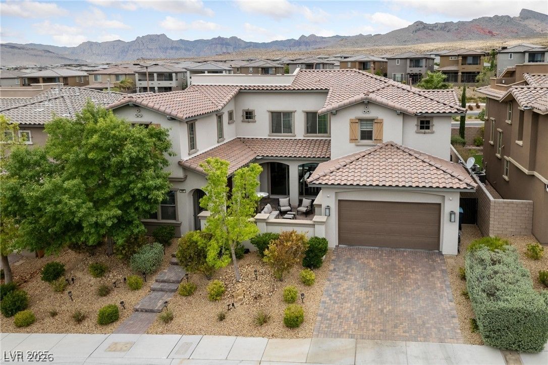 367 Pollino Peaks Street — photo 2