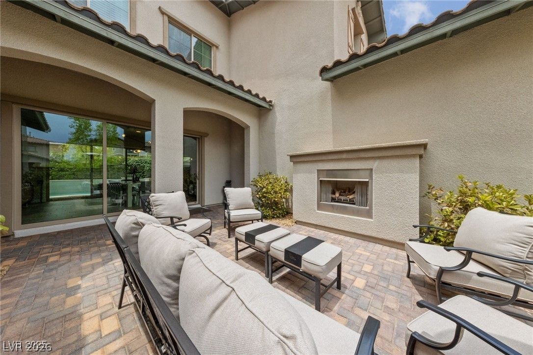 367 Pollino Peaks Street — photo 5