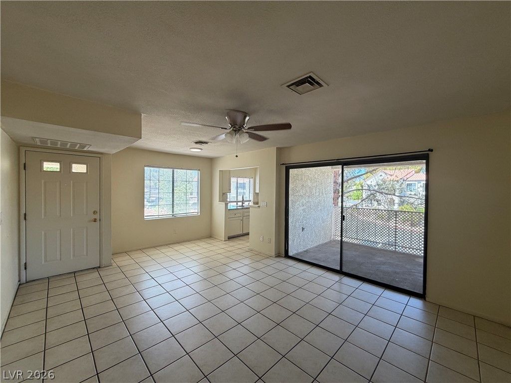 4848 Nara Vista Way 201 — photo 4 of 18