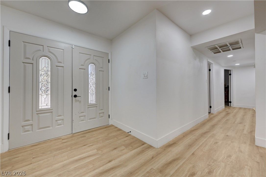 4412 Denia Circle — photo 4 of 42