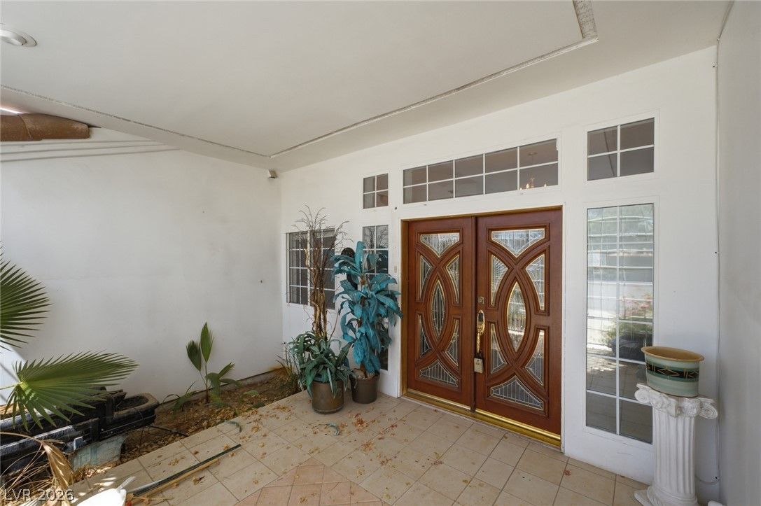 6325 Woodstock Court — photo 4