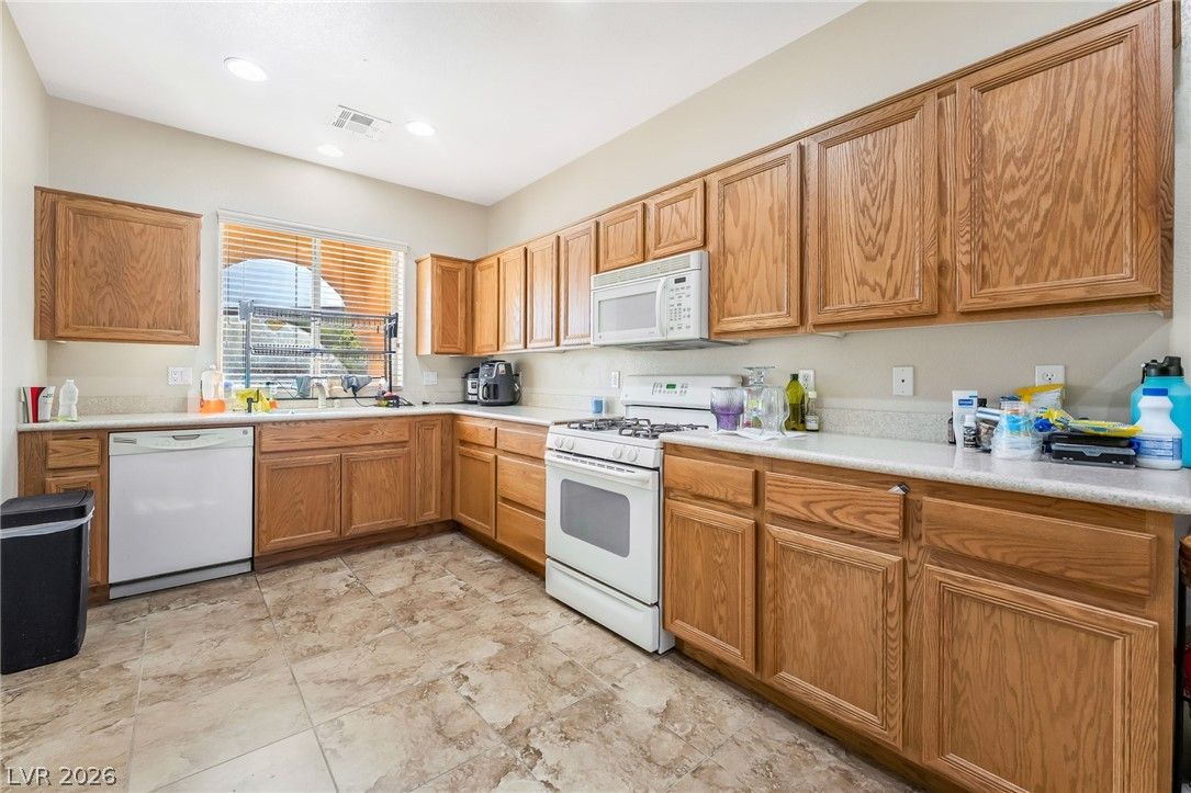 8573 Vestia Court — photo 4 of 21
