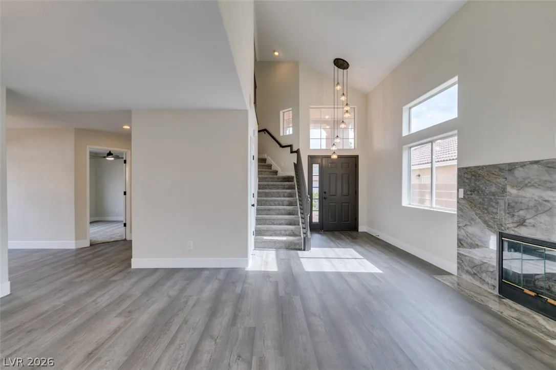 8239 Fame Avenue — photo 4