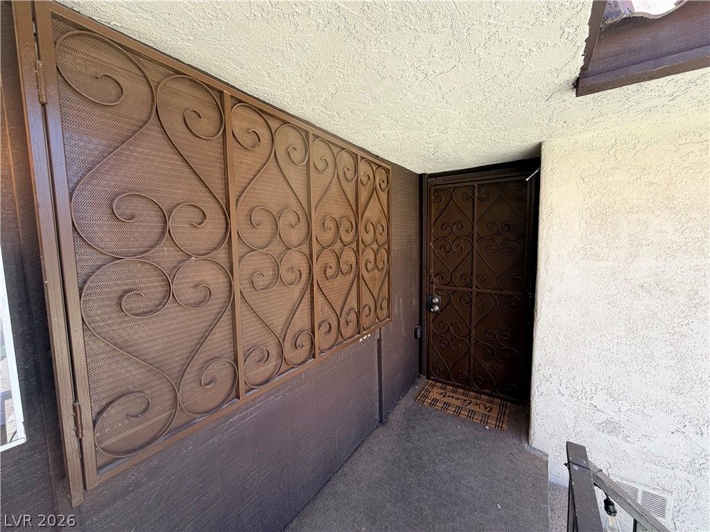 1405 Vegas Valley Drive 252 — photo 3