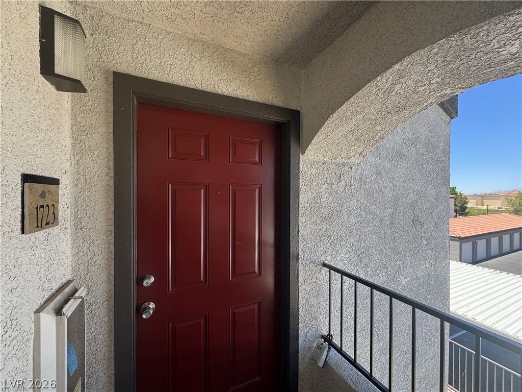 950 Seven Hills Drive 1723 — photo 2