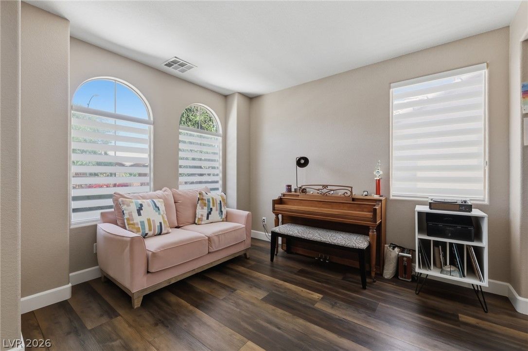 2431 Allegretto Avenue — photo 4 of 28