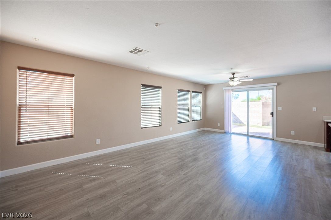 1060 Paradise Coach Drive — photo 3