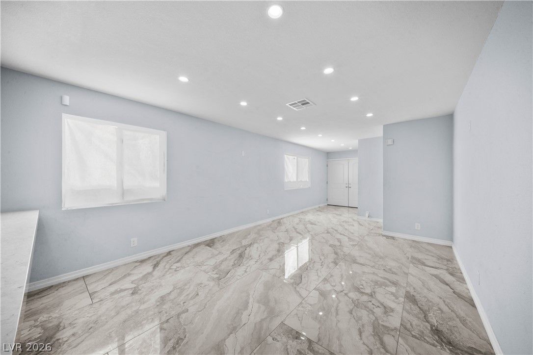 3609 Park Oliver Drive — photo 2