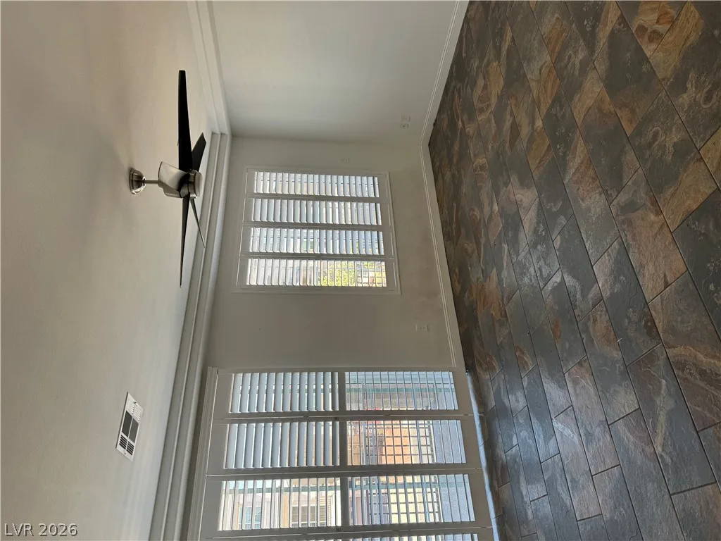 5961 Aurora Gold Avenue — photo 4 of 10