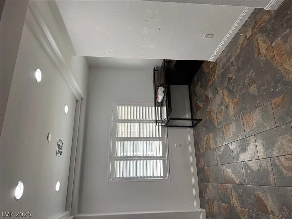 5961 Aurora Gold Avenue — photo 5 of 10
