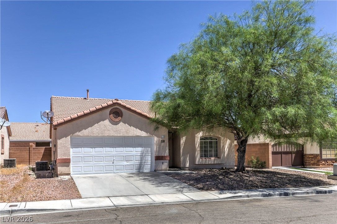 710 Turtleback Drive — photo 2