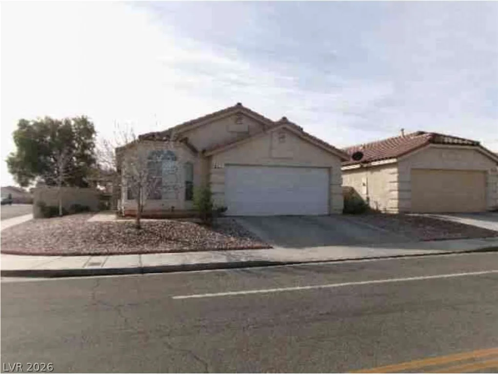 8141 West Gilmore Avenue — photo 1