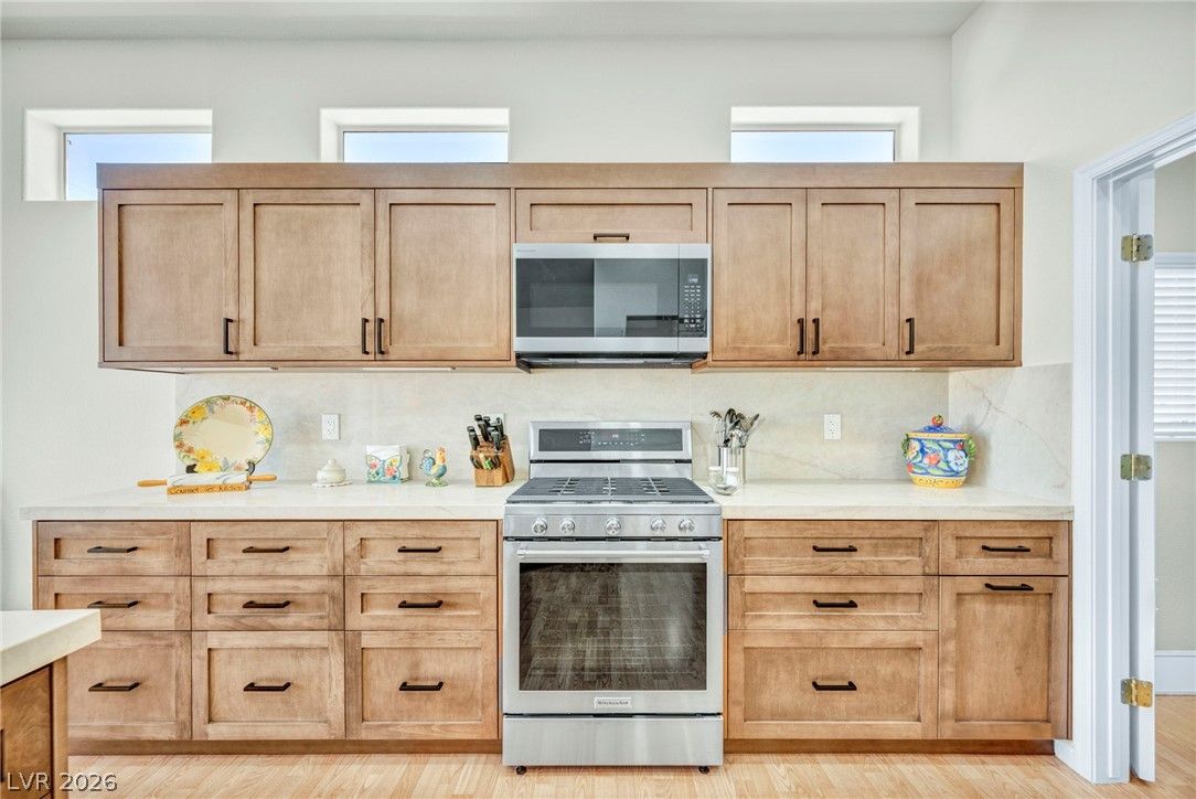 10020 Villa Ridge Drive — photo 3 of 35
