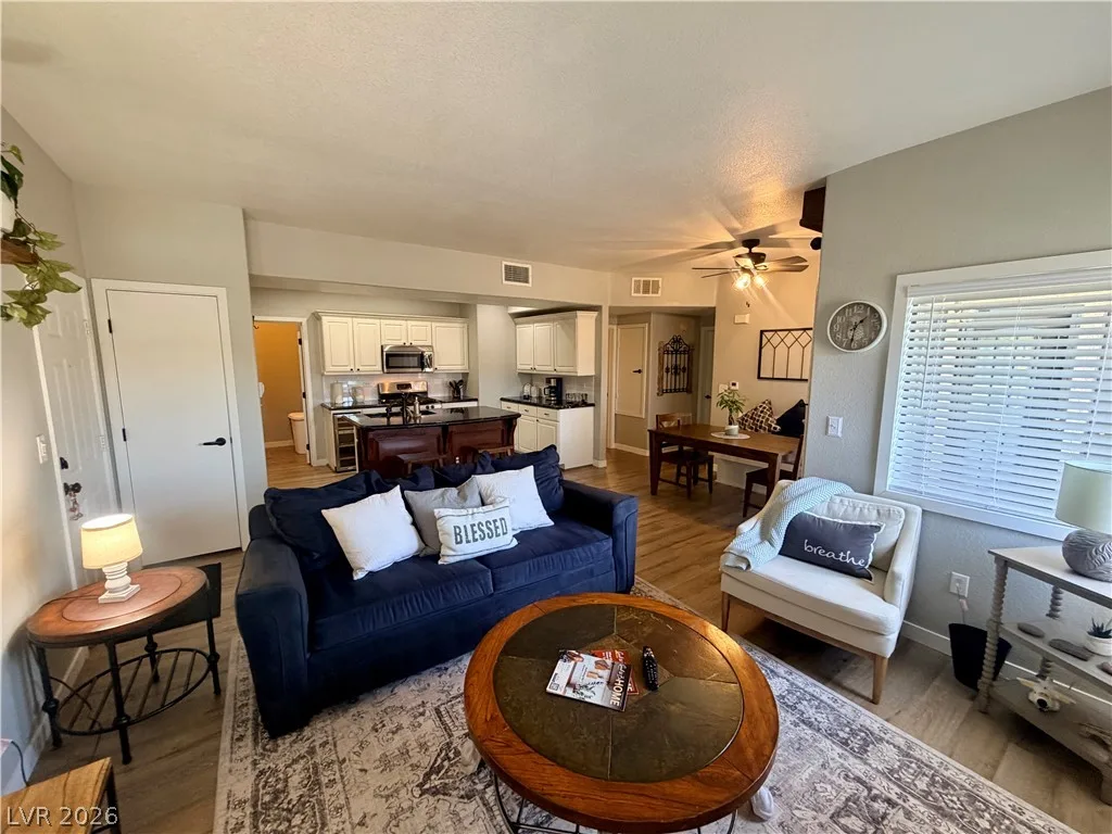 8250 North Grand Canyon Drive 1076 — photo 2