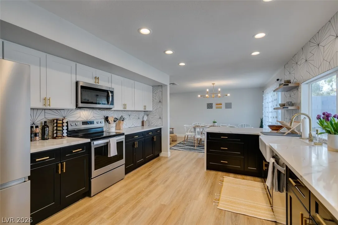 2000 Springview Drive — photo 4