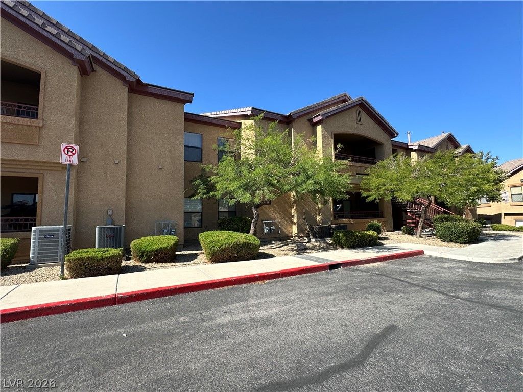 8250 North Grand Canyon Drive 2045 — photo 3