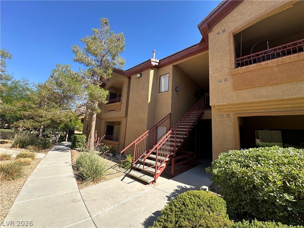 8250 North Grand Canyon Drive 2045 — photo 4