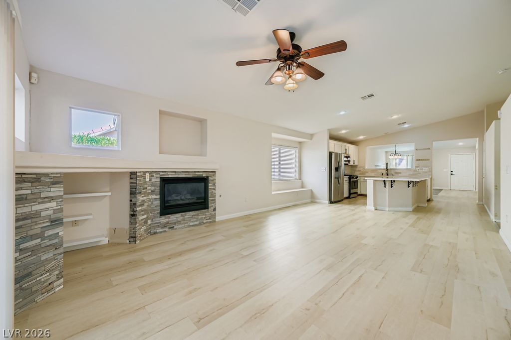8136 Shady Glen Avenue — photo 4