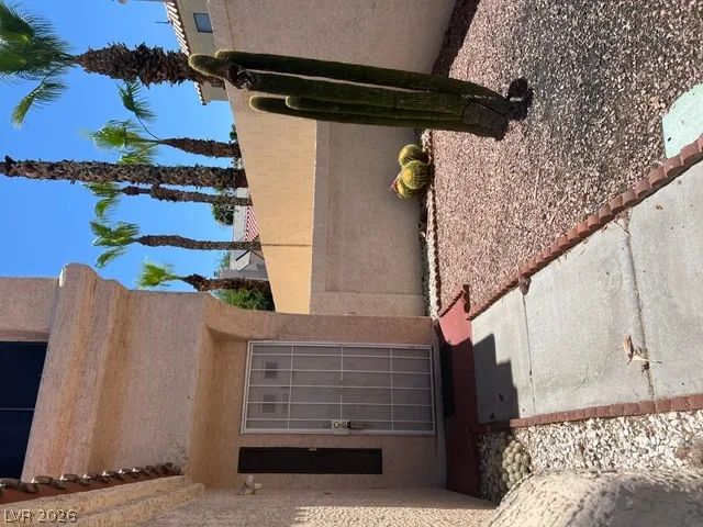 2093 Club Crest Way — photo 2 of 12