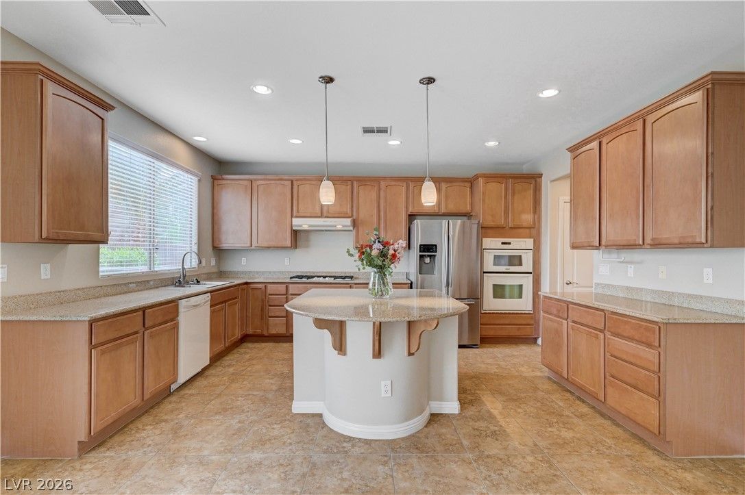 8232 Chimney Bluffs Street — photo 4