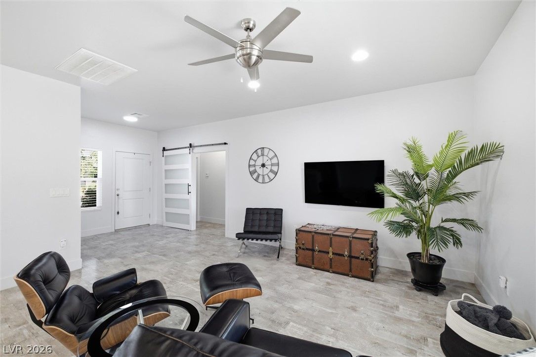 90 Weeping Willow Court — photo 2
