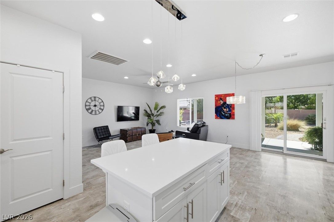 90 Weeping Willow Court — photo 5
