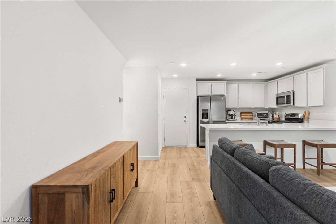 6308 Foxes Dale Street — photo 4