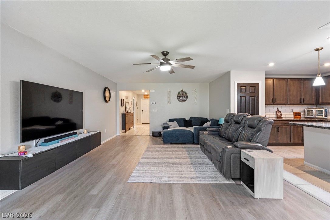 435 Triple Falls Street — photo 2