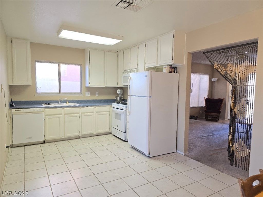 6676 Fredonia Drive — photo 5 of 13