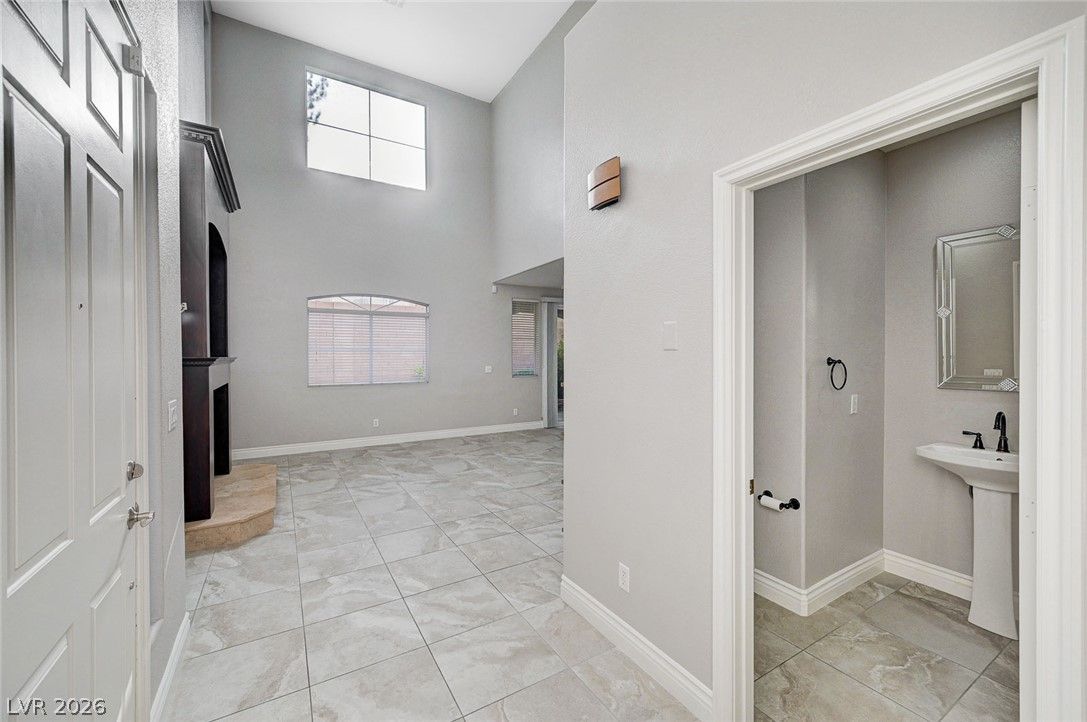 933 Bannockburn Street — photo 5
