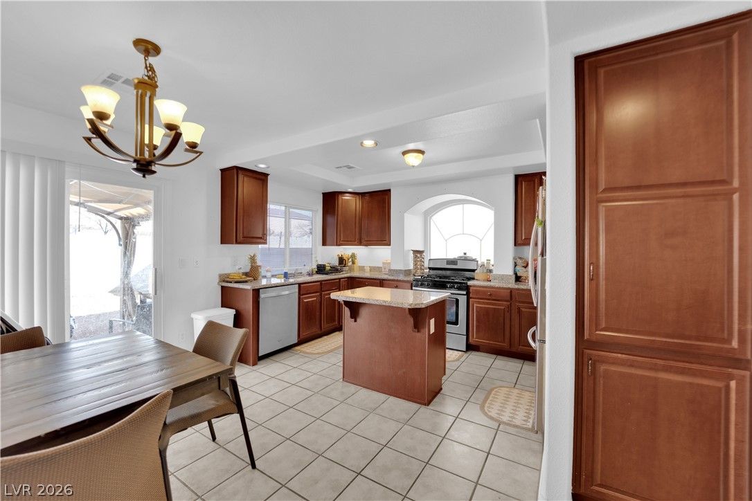 10568 Salmon Leap Street — photo 3 of 15