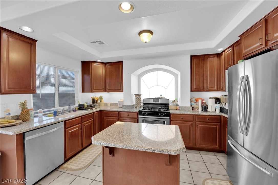 10568 Salmon Leap Street — photo 4 of 15