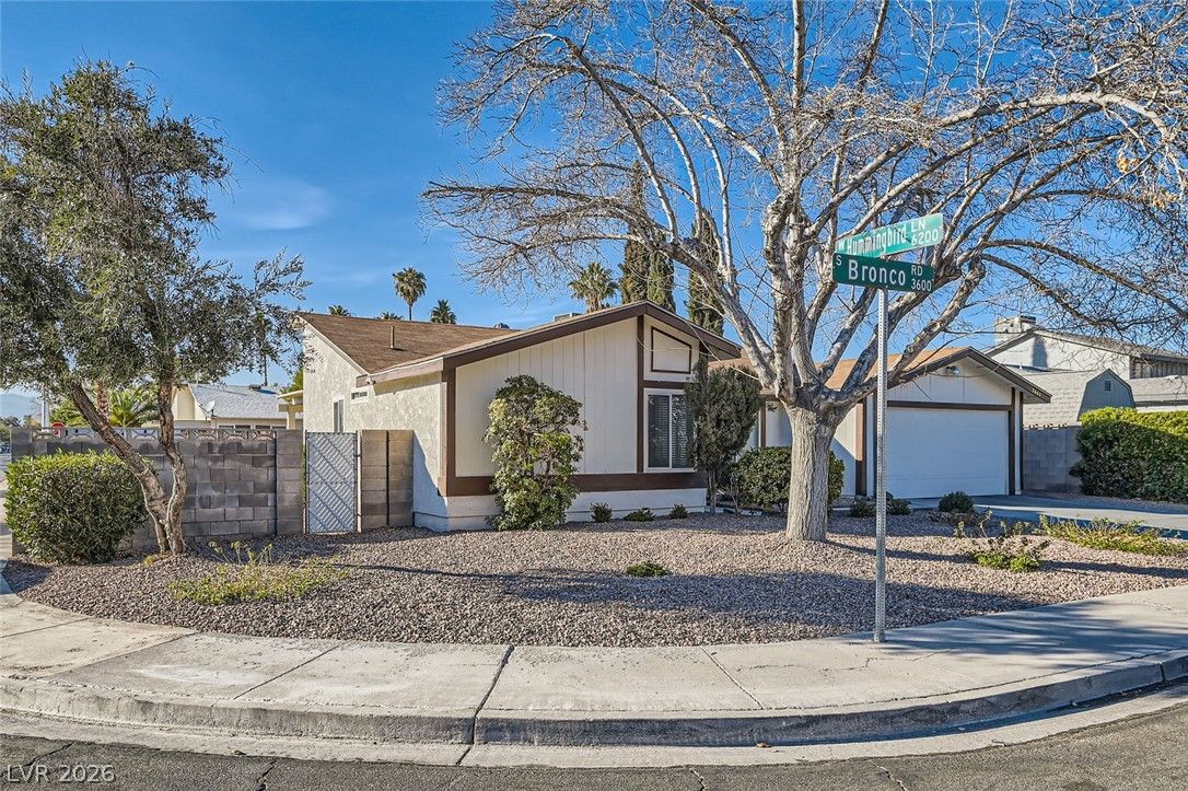 3665 Bronco Road — photo 2