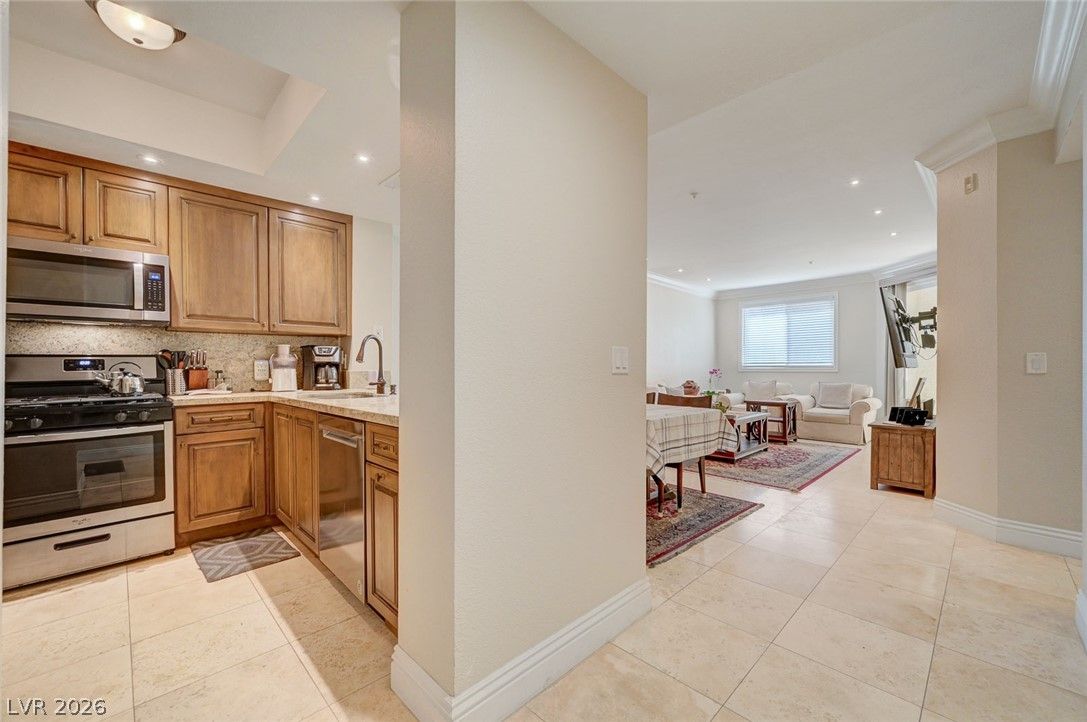 230 East Flamingo Road 106 — photo 3