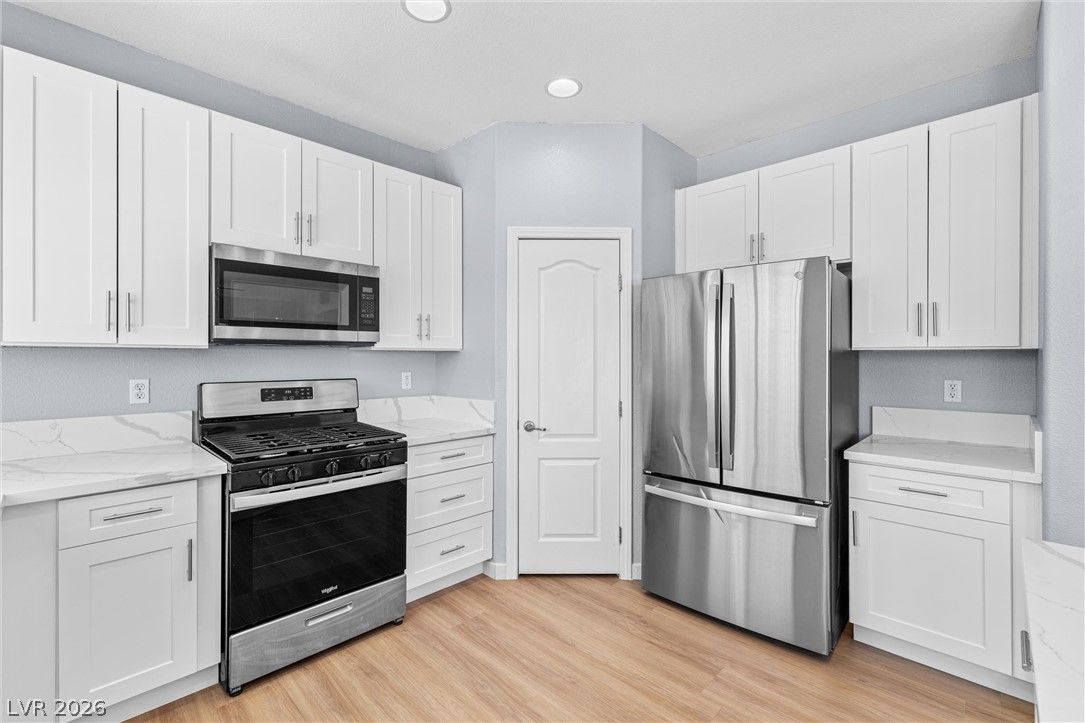 304 Iron Summit Avenue — photo 4